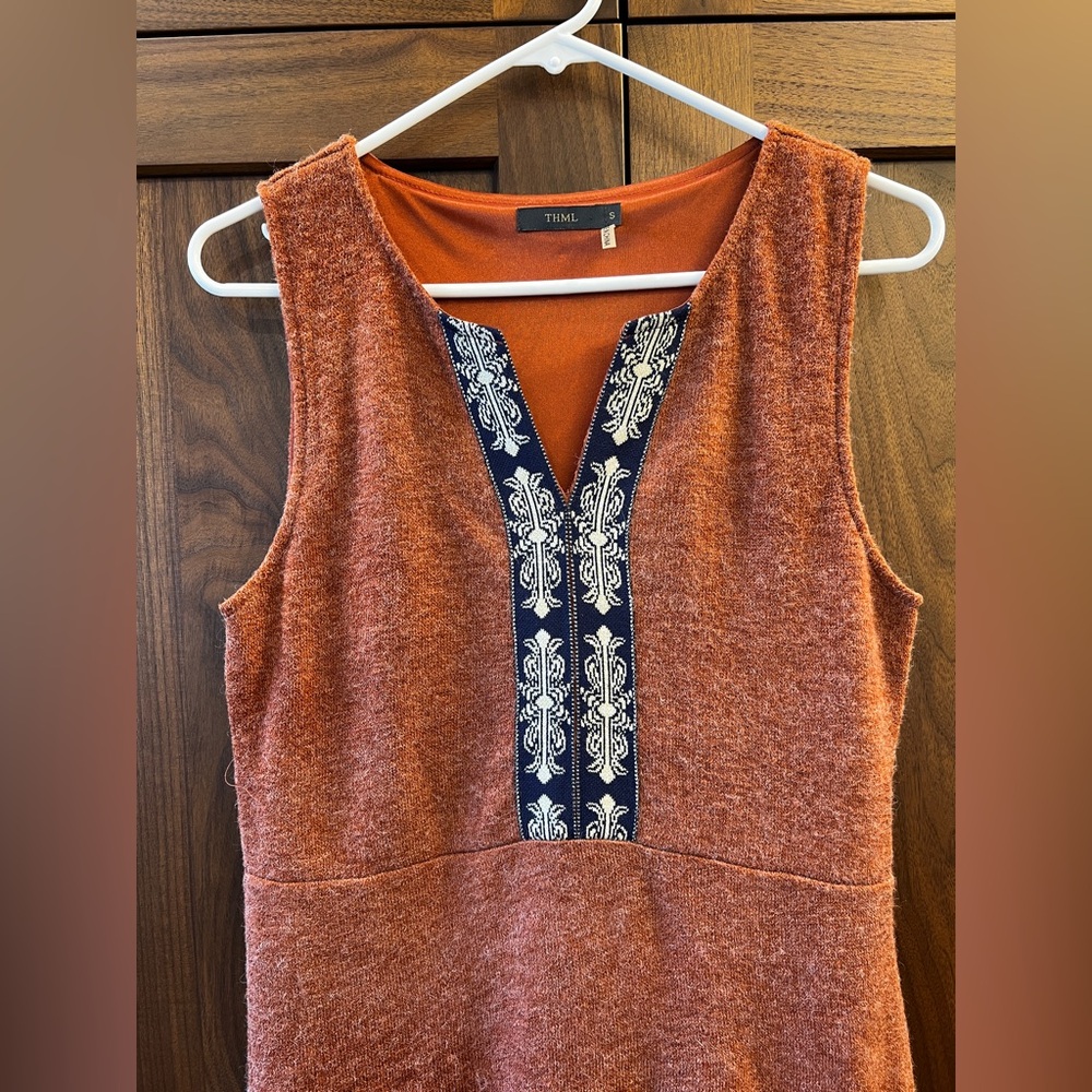 THML Rust Orange Sleeveless Sweater Dress with Embroidered V-Neck Size Small